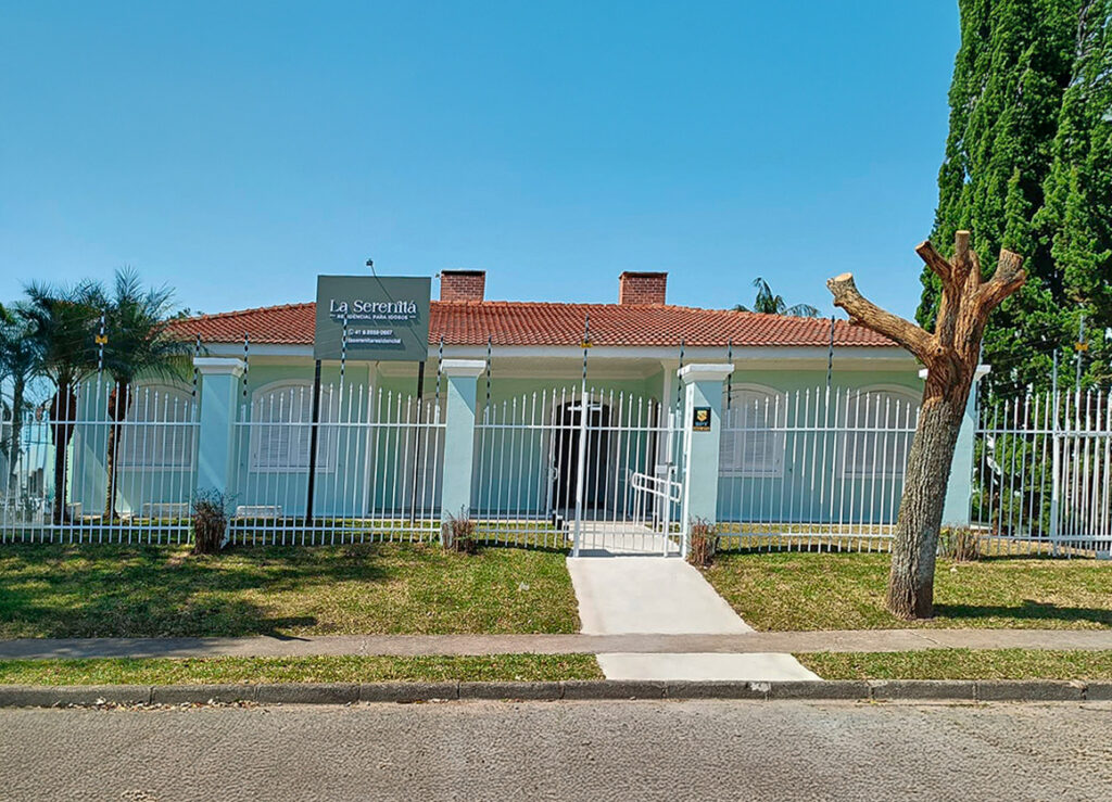 La Serenitá - Residencial para Idosos - Logo do Residencial La Serenitá representando acolhimento e qualidade de vida para idosos.