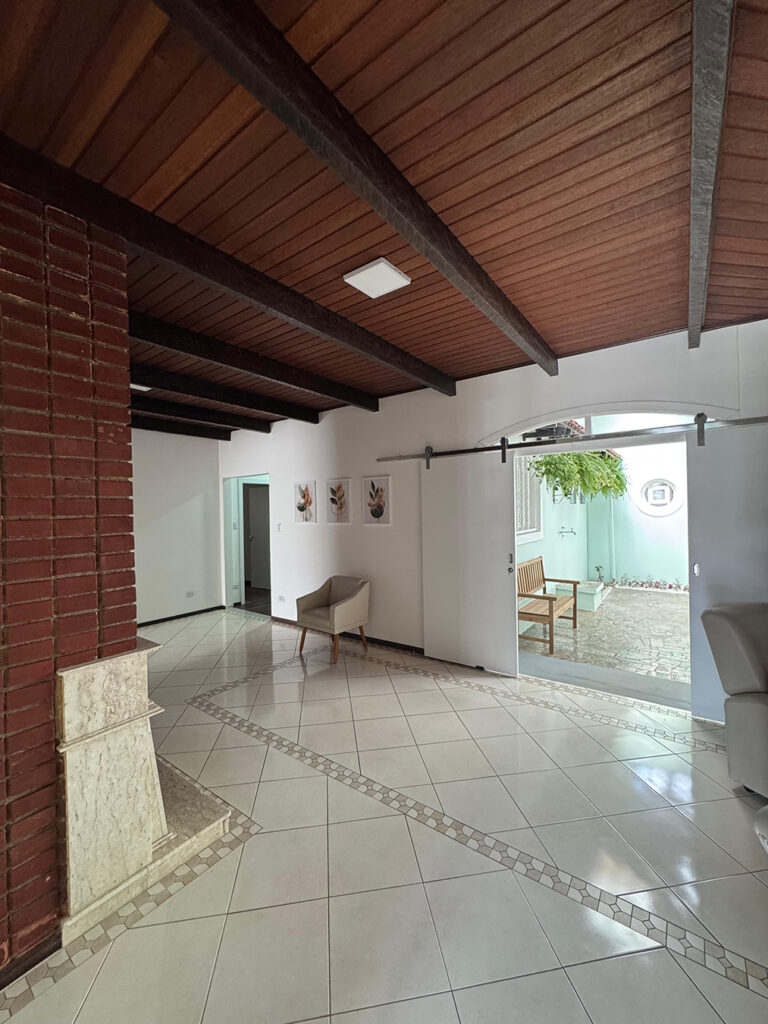 Cuidado humanizado e acompanhamento especializado para idosos no Residencial La Serenitá.